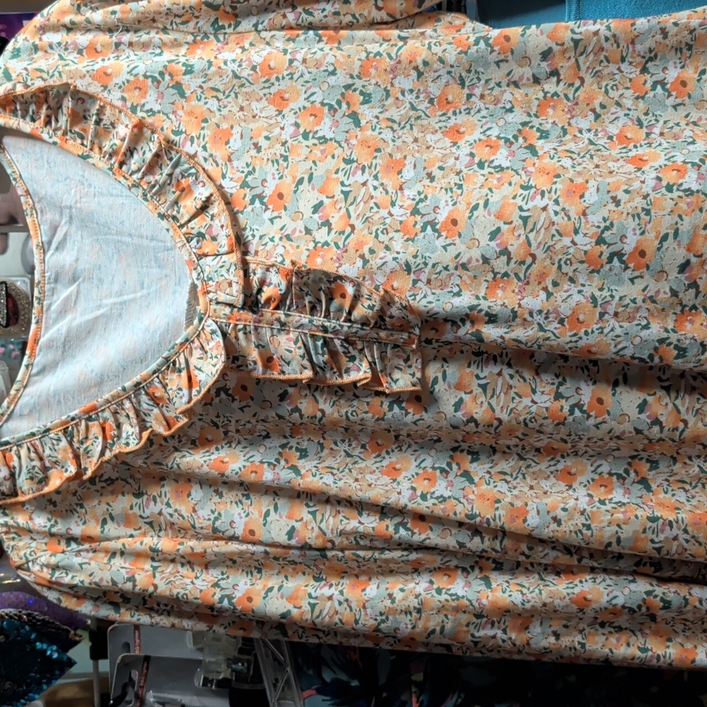 ***SOLD***Vicoer flower top